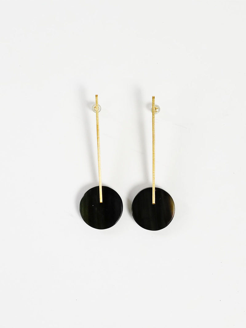 550269 buffalo horn plate earrings